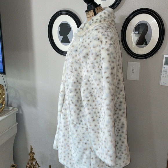 BNWT RAGA FAUX FUR COAT SIZE 1x - Picture 2 of 9